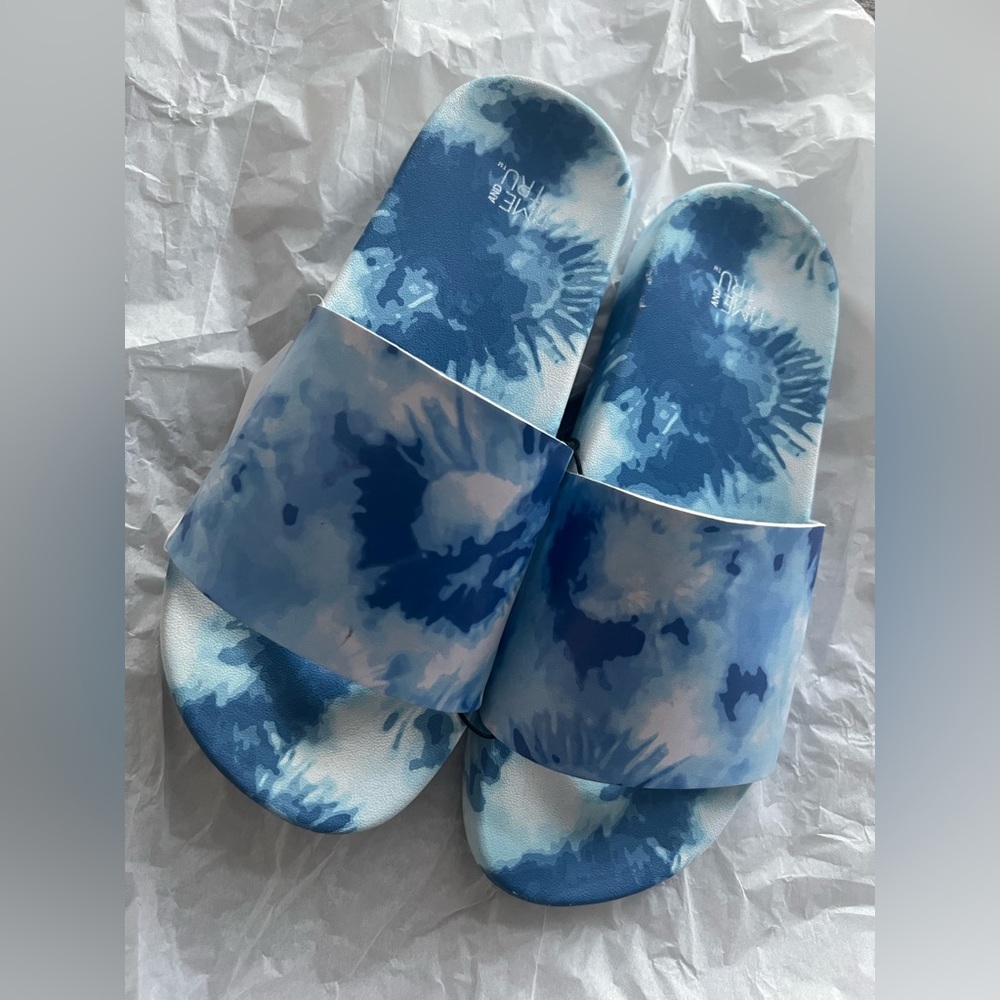 Women’s Slides (Blue & White Tie Dye)- Never Worn;Will ship immediately!